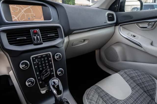 Volvo V40 (2018) thumbnail 2