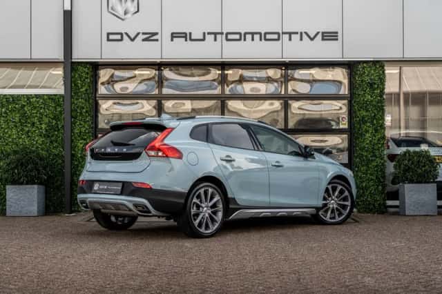 Volvo V40 (2018) thumbnail 3