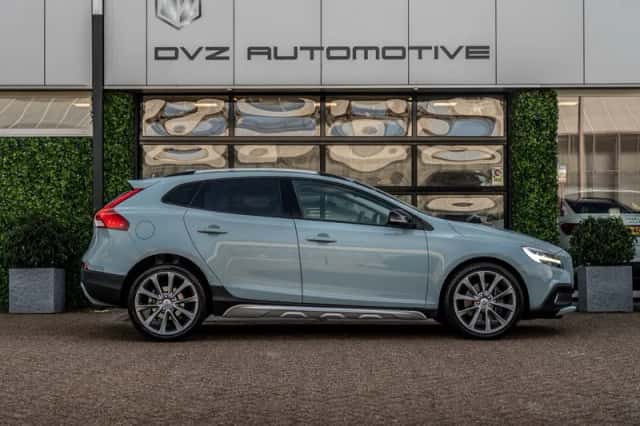 Volvo V40 (2018) thumbnail 4