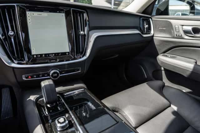 Volvo V60 (2025) thumbnail 2