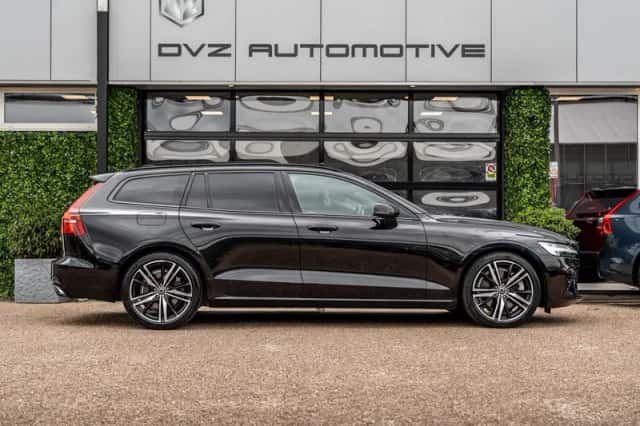 Volvo V60 (2022) thumbnail 5