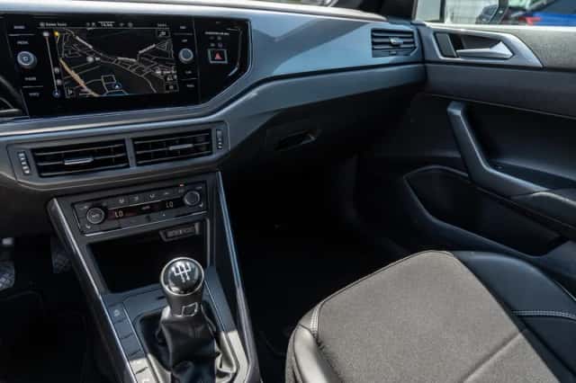 Volkswagen Polo (2021) thumbnail 2