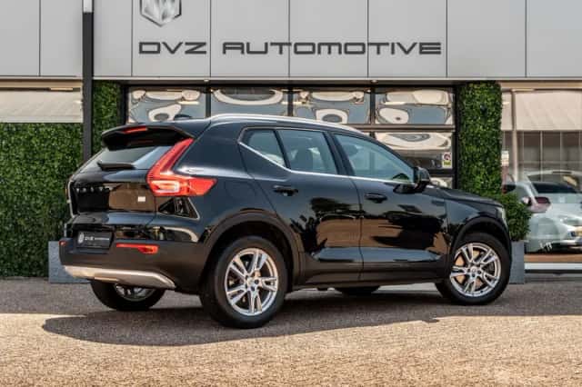 Volvo XC40 (2020) thumbnail 3