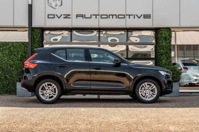 Volvo XC40 (2020) thumbnail 4