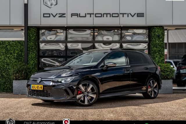 Volkswagen Golf (2022) thumbnail 1