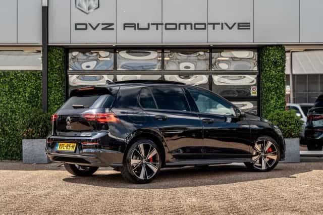 Volkswagen Golf (2022) thumbnail 4