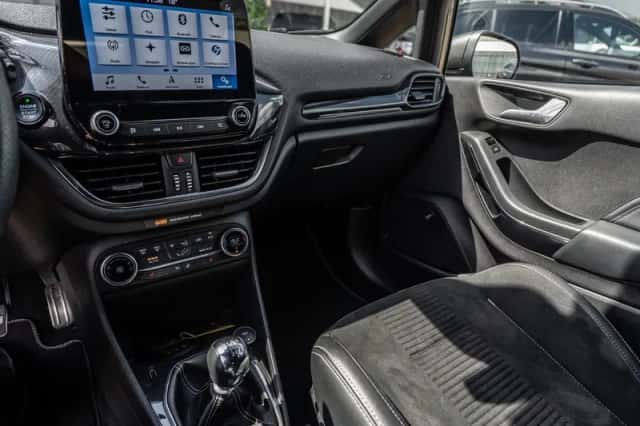 Ford Fiesta (2019) thumbnail 2