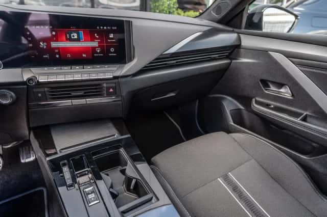 Opel Astra (2024) thumbnail 2