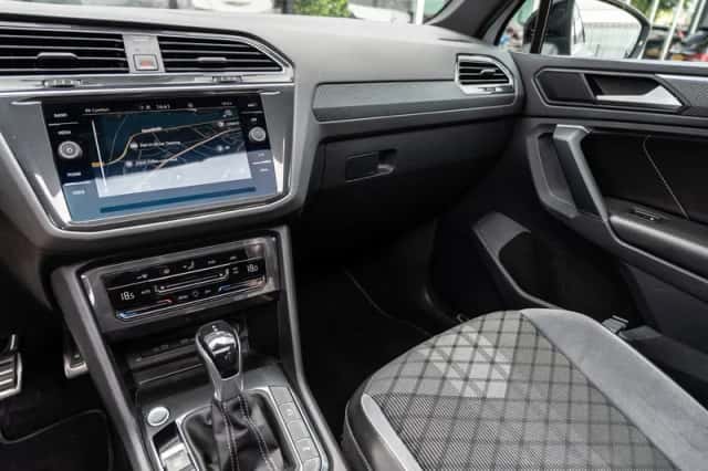 Volkswagen Tiguan (2022) thumbnail 2