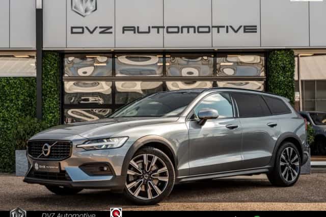 Volvo V60 (2021) thumbnail 1