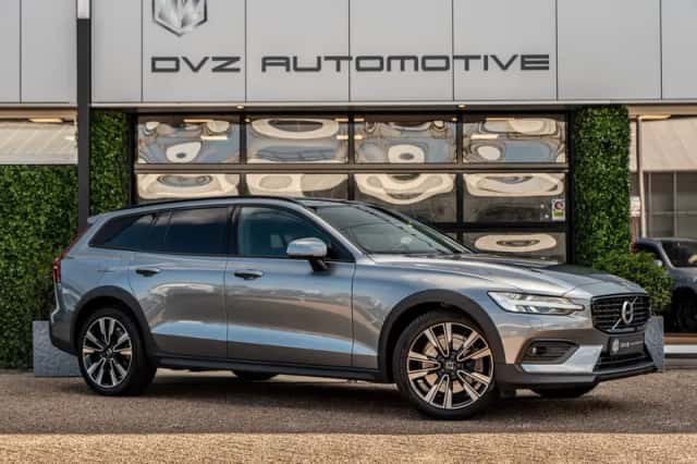 Volvo V60 (2021) thumbnail 5
