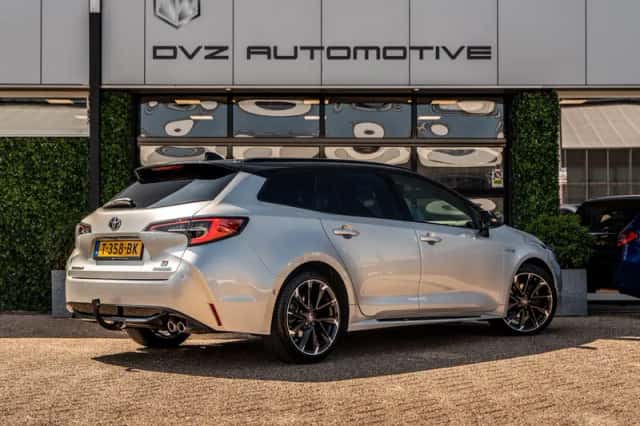 Toyota Corolla (2021) thumbnail 3