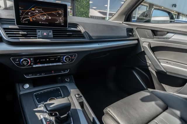 Audi Q5 (2021) thumbnail 2