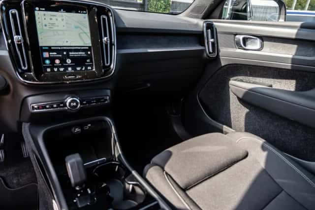 Volvo XC40 (2022) thumbnail 2