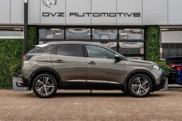 Peugeot 3008 (2017) thumbnail 4
