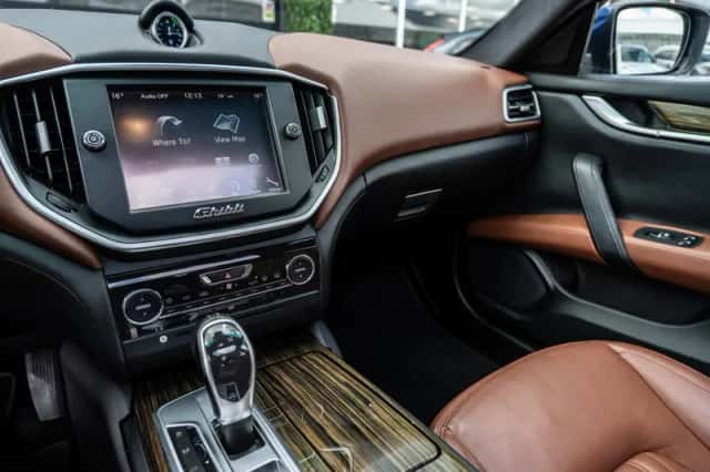 Maserati Ghibli (2015) thumbnail 2