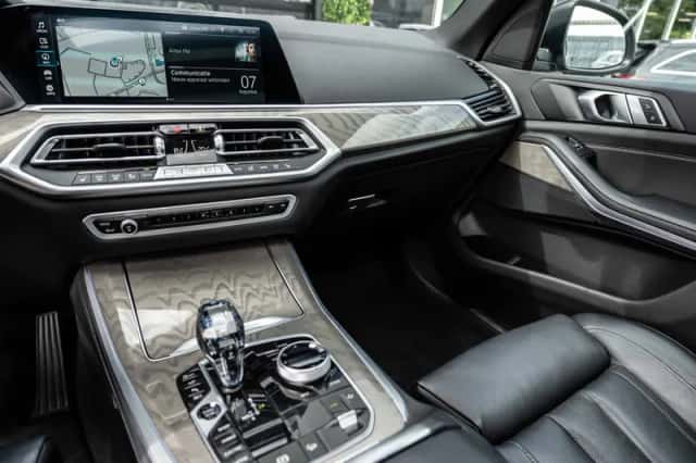 BMW X5 (2022) thumbnail 2