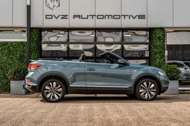 Volkswagen T-Roc (2023) thumbnail 4