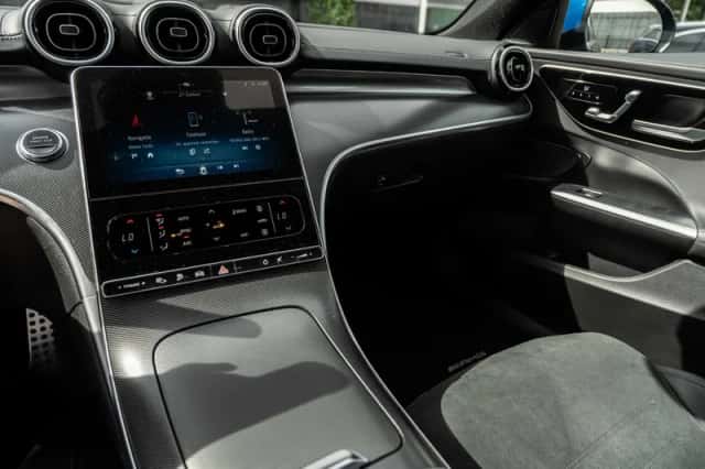 Mercedes-Benz C-Klasse (2023) thumbnail 2