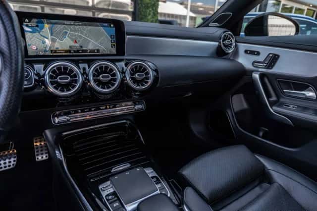 Mercedes-Benz CLA-Klasse (2019) thumbnail 2