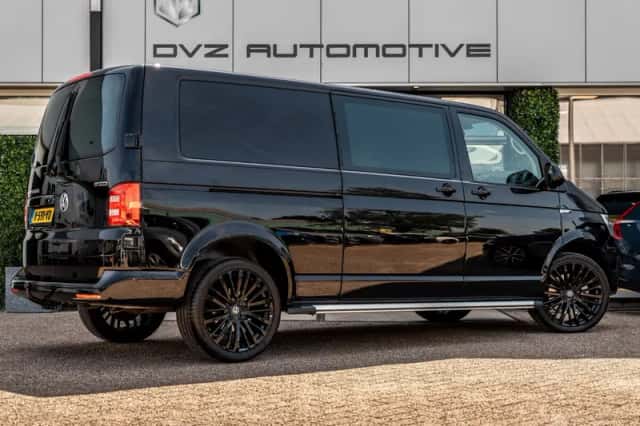 Volkswagen Transporter (2019) thumbnail 3