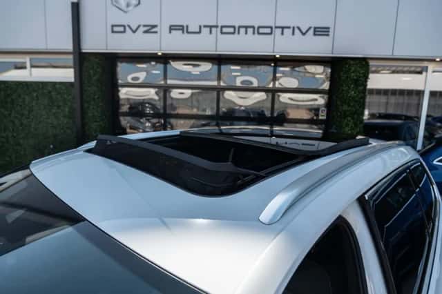 Volkswagen Passat (2022) thumbnail 3
