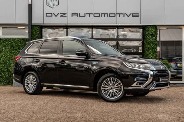 Mitsubishi Outlander (2020) thumbnail 4