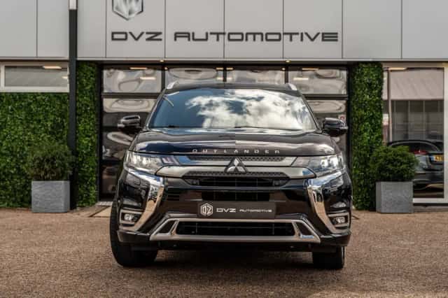 Mitsubishi Outlander (2020) thumbnail 5