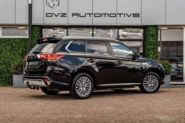 Mitsubishi Outlander (2020) thumbnail 6