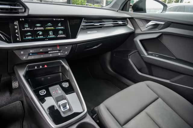 Audi A3 (2024) thumbnail 2