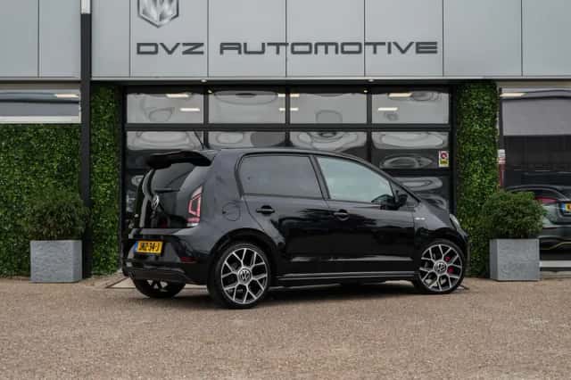 Volkswagen Up! (2021) thumbnail 3
