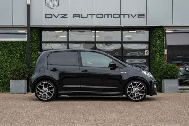 Volkswagen Up! (2021) thumbnail 4