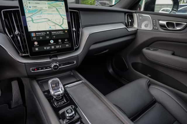 Volvo XC60 (2026) thumbnail 2
