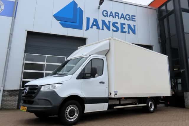 Mercedes-Benz Sprinter (2021) thumbnail 1