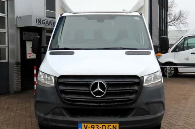 Mercedes-Benz Sprinter (2021) thumbnail 2
