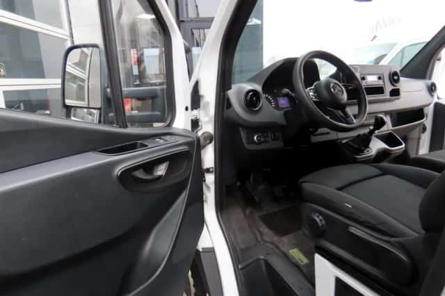 Mercedes-Benz Sprinter (2021) thumbnail 6