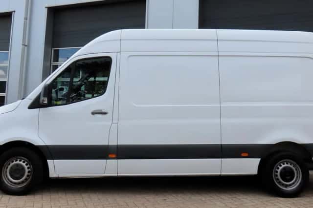 Mercedes-Benz Sprinter (2021) thumbnail 3