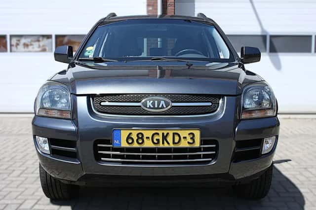 Kia Sportage (2009) thumbnail 2