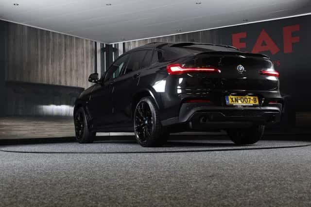 BMW X4 (2019) thumbnail 2