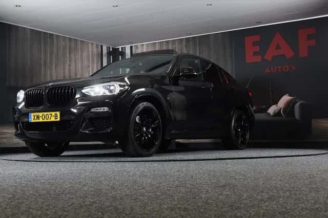 BMW X4 (2019) thumbnail 3