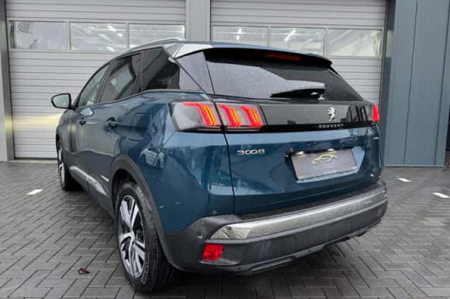Peugeot 3008 (2021) thumbnail 2