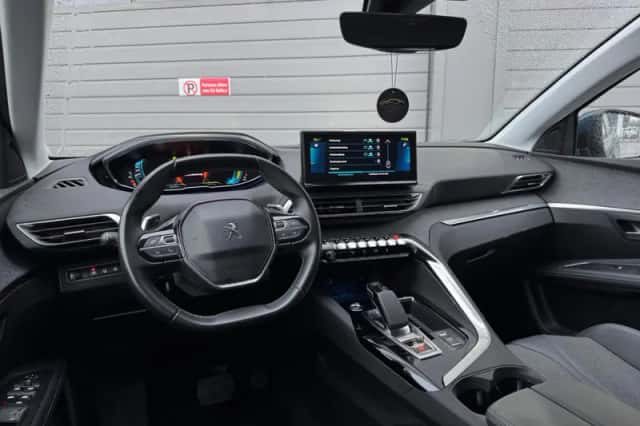 Peugeot 3008 (2021) thumbnail 3