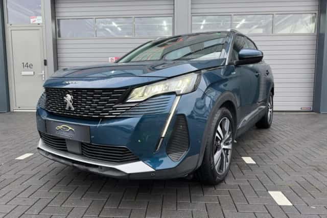 Peugeot 3008 (2021) thumbnail 4