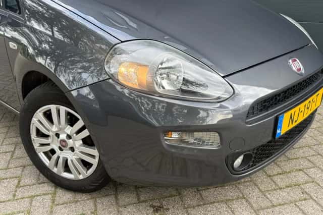 Fiat Punto (2017) thumbnail 2
