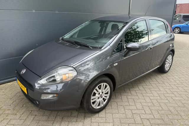 Fiat Punto (2017) thumbnail 3