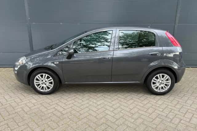 Fiat Punto (2017) thumbnail 5