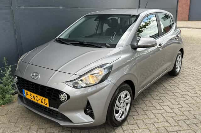 Hyundai i10 (2022) thumbnail 3