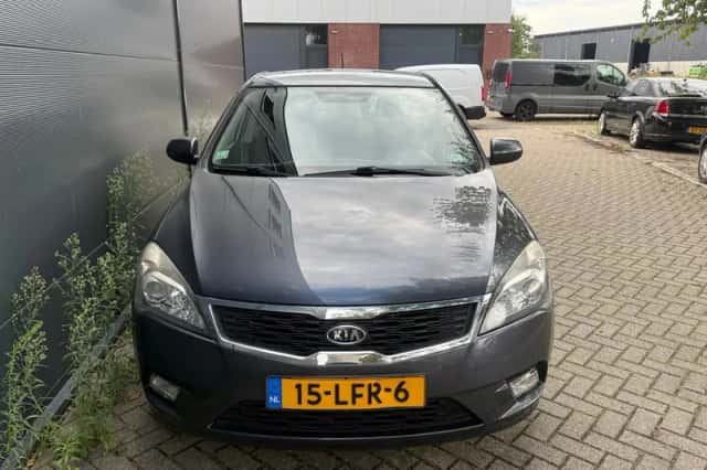 Kia Cee'd (2010) thumbnail 6
