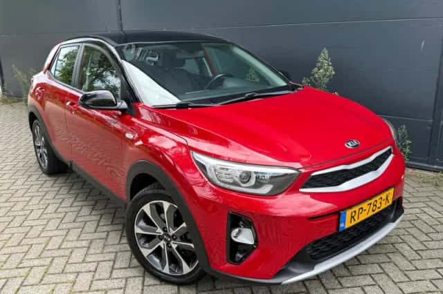 Kia Stonic (2018) thumbnail 1