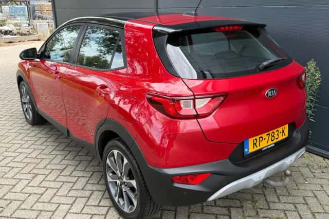 Kia Stonic (2018) thumbnail 5